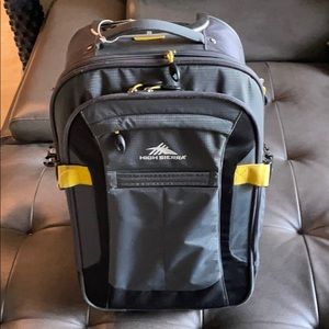 High Sierra Medium-Size Carry-On Luggage